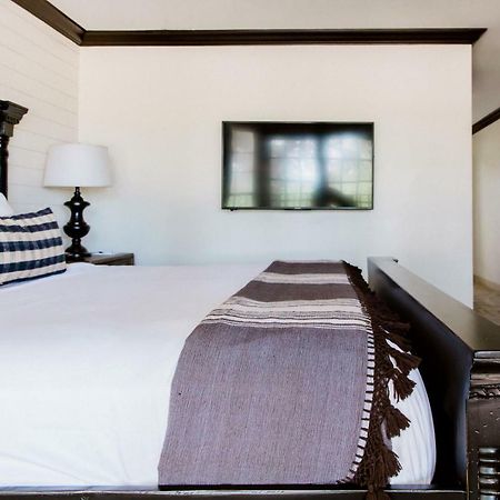 Hillside Boutique Hotel Castroville Buitenkant foto