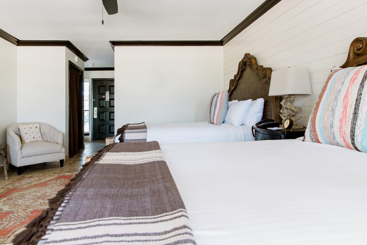 Hillside Boutique Hotel Castroville Buitenkant foto