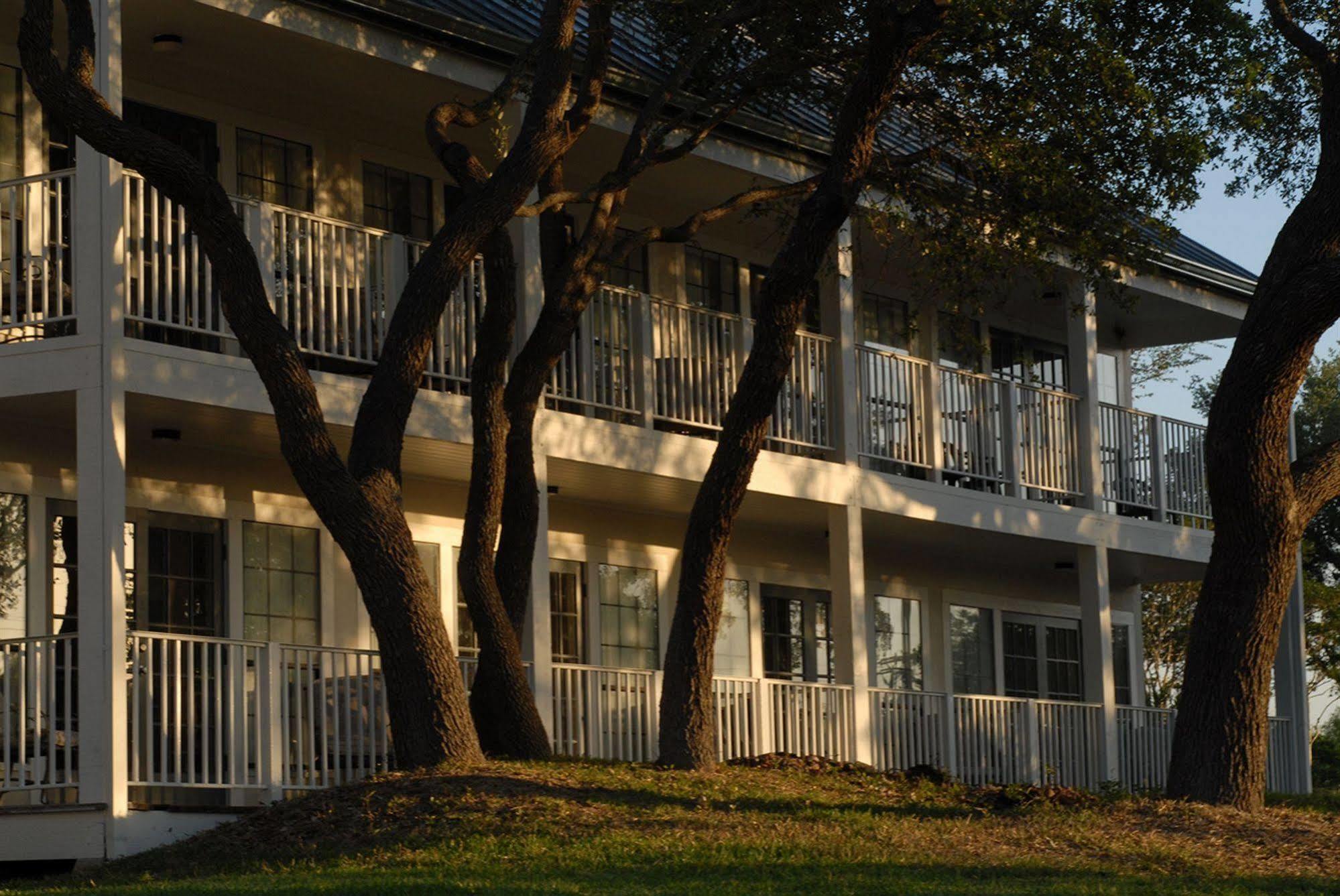 Hillside Boutique Hotel Castroville Buitenkant foto