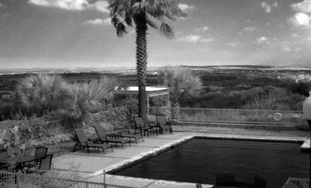 Hillside Boutique Hotel Castroville Buitenkant foto